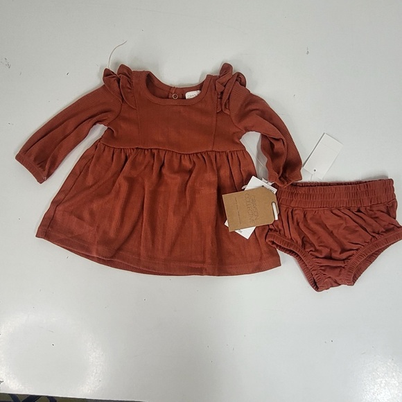 New! Grayson Collective Baby Girls' Solid 2pc Top & Bottom Set - Red Newborn - Picture 2 of 7